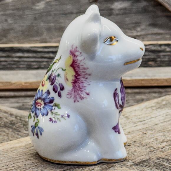 Vintage Nantucket White Porcelain Cow Figurine w/ Spring Bouquet-Gold Accents - Picture 5 of 10